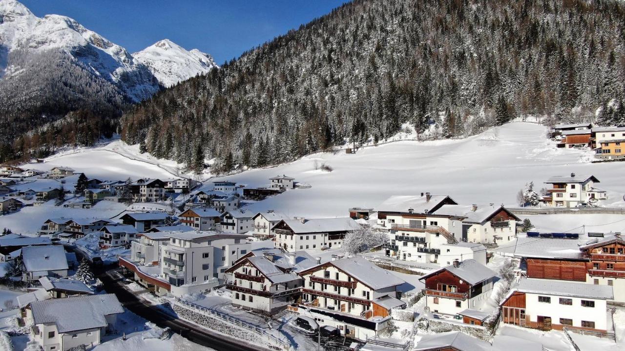 Alpen Gasthof Apartments Hohe Burg Trins Luaran gambar